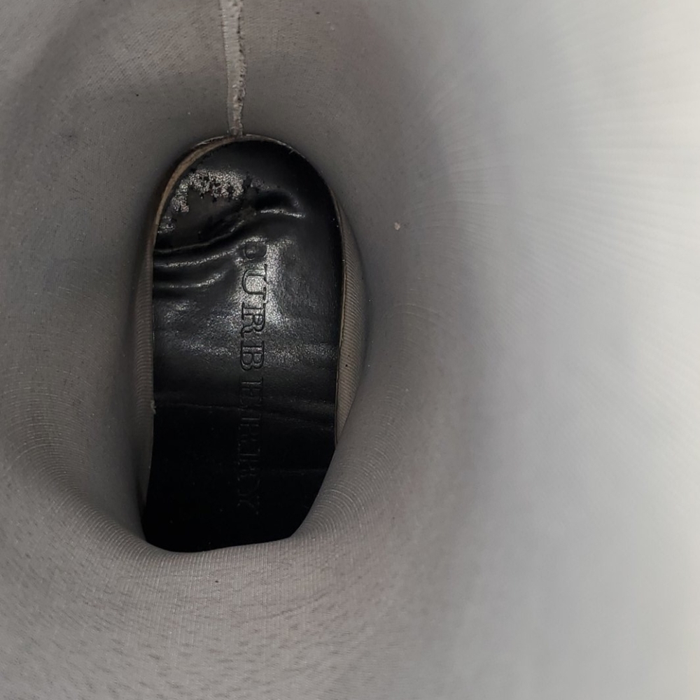 Burberry Rain Boots 👢 - Picture 16 of 16